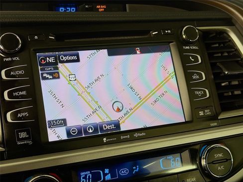 Used 2019 Toyota Highlander Limited Platinum FWD image 16