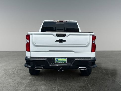Used 2025 Chevrolet Silverado 1500 LT Trail Boss w/ Convenience Package II AWD/4WD image 9