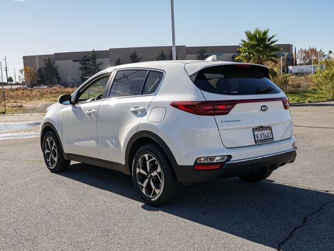 Used 2022 Kia Sportage LX image 6