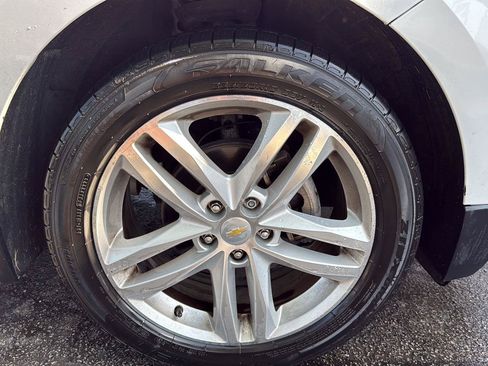 Used 2018 Chevrolet Equinox Premier FWD image 14