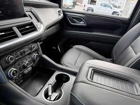 Used 2023 GMC Yukon XL SLT w/ Max Trailering Package image 34