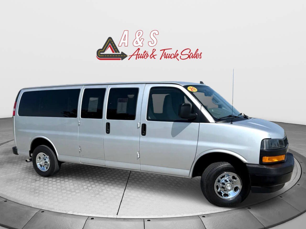 Used 2020 Chevrolet Express 3500 LS RWD image 1