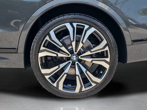 Used 2024 BMW X7 xDrive40i w/ M Sport Package AWD/4WD image 34