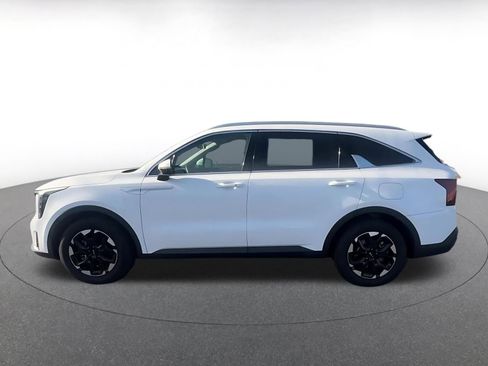 Used 2024 Kia Sorento S FWD image 9
