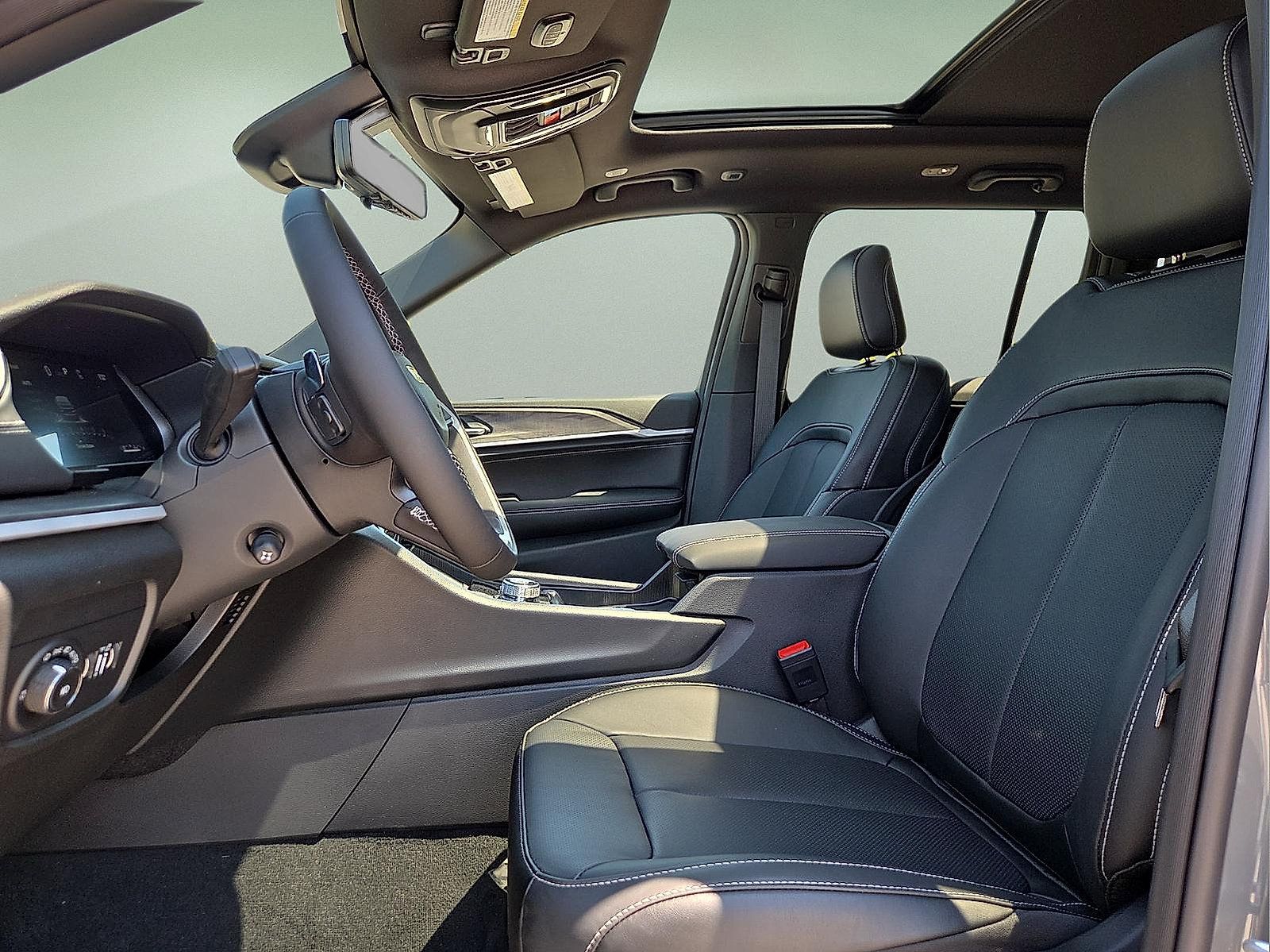 New 2027 Jeep Grand Cherokee Limited AWD/4WD image 14
