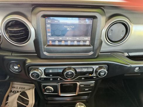 Used 2023 Jeep Wrangler Sport AWD/4WD image 13