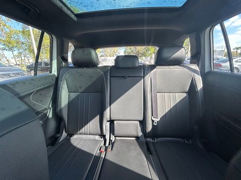 Used 2023 Volkswagen Tiguan SE R-Line image 13