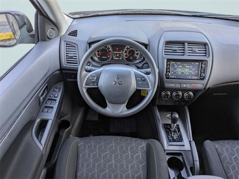 Used 2025 Mitsubishi Outlander Sport ES image 15