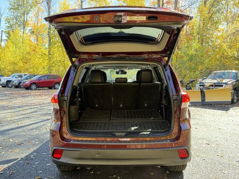 Used 2017 Toyota Highlander XLE image 33