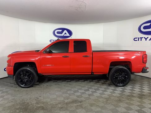 Used 2018 Chevrolet Silverado 1500 Custom w/ Custom Value Package image 6