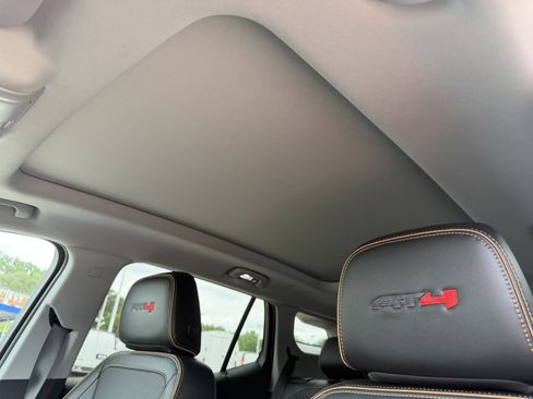 Used 2024 GMC Terrain AT4 AWD/4WD image 14
