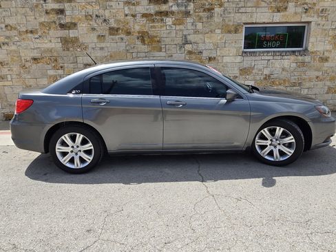 Used 2013 Chrysler 200 Touring w/ S Exterior Appearance Pkg image 17