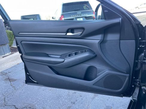 Used 2025 Nissan Altima 2.5 SV image 20