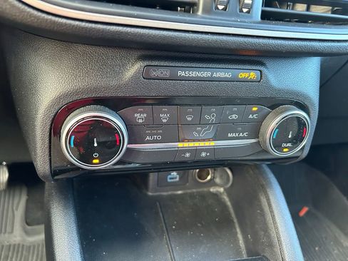 Used 2022 Ford Escape SE w/ Convenience Package FWD image 27