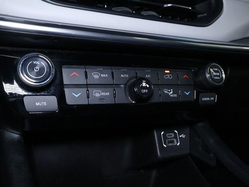Used 2023 Jeep Compass Limited AWD/4WD image 30