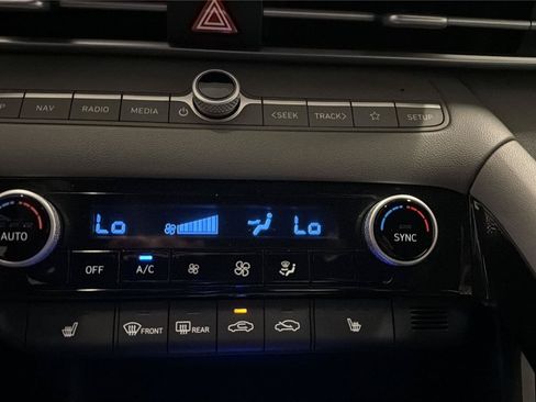 Certified 2023 Hyundai Elantra SEL w/ Convenience Package FWD image 18