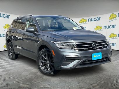 Used 2022 Volkswagen Tiguan SE w/ Panoramic Sunroof Package