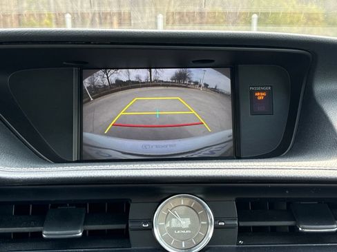 Used 2018 Lexus ES 350 w/ Luxury Package w/Wood Trim image 24