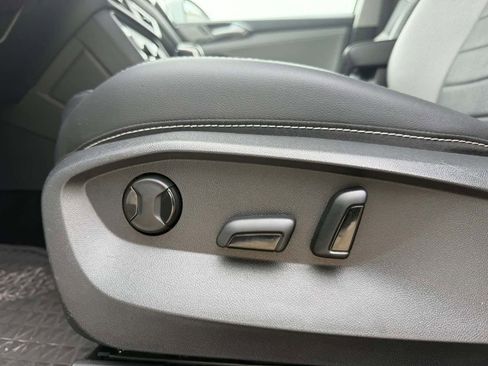 Used 2023 Volkswagen Taos SEL AWD/4WD image 7