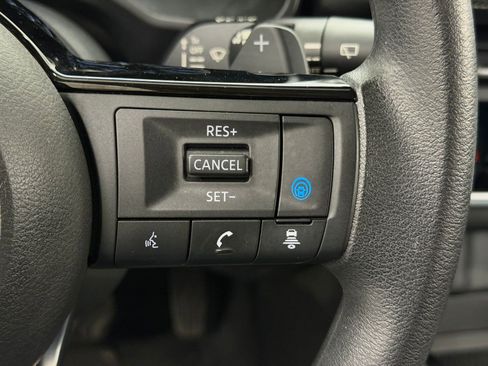 Used 2023 Nissan Rogue SV AWD/4WD image 24