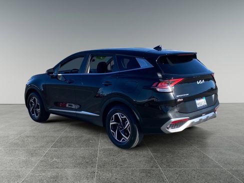Used 2024 Kia Sportage LX image 3