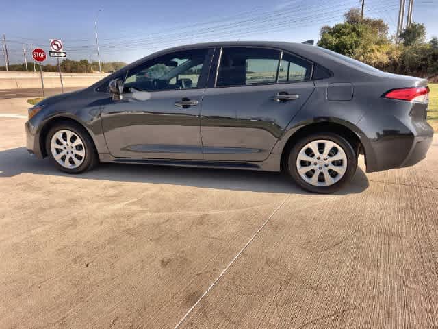 Used 2024 Toyota Corolla LE FWD image 4