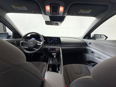 Certified 2025 Hyundai Elantra SEL FWD image 27