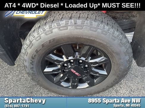 Used 2024 GMC Sierra 2500 AT4 image 25