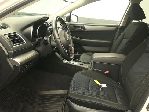 Used 2018 Subaru Outback 2.5i Premium image 11