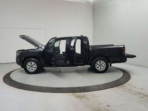 Used 2024 Nissan Frontier SV w/ SV Convenience Package RWD image 13