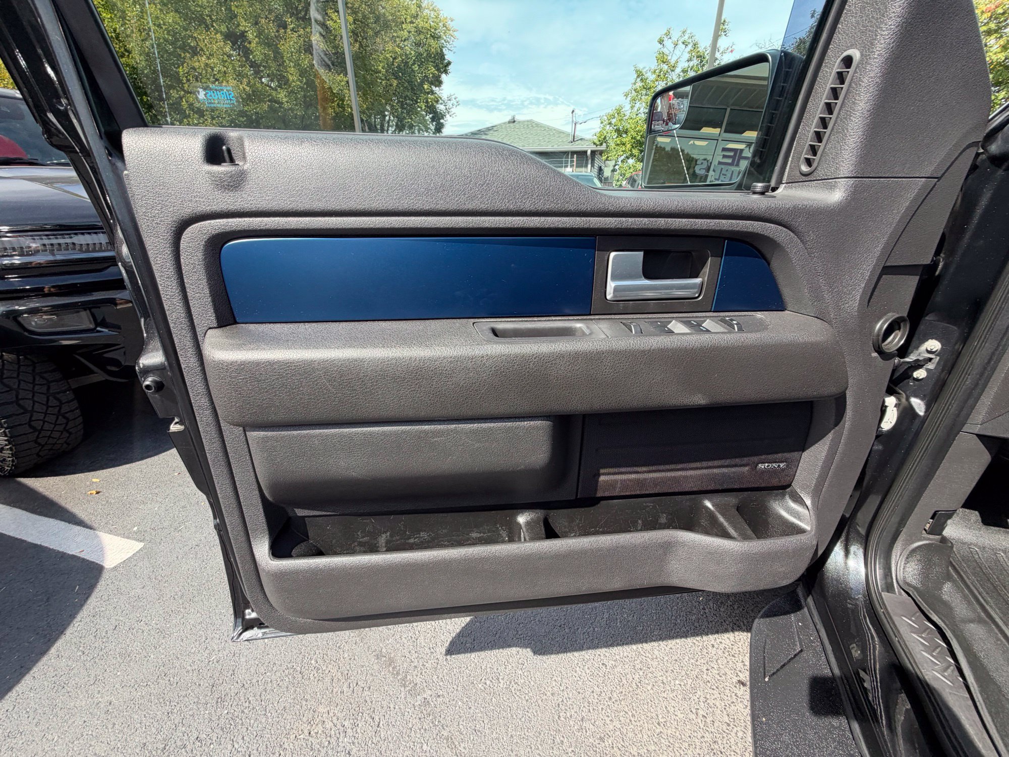 Used 2013 Ford F150 Raptor w/ Luxury Equipment Group AWD/4WD image 17