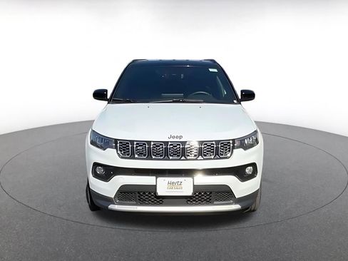 Used 2025 Jeep Compass Limited image 4