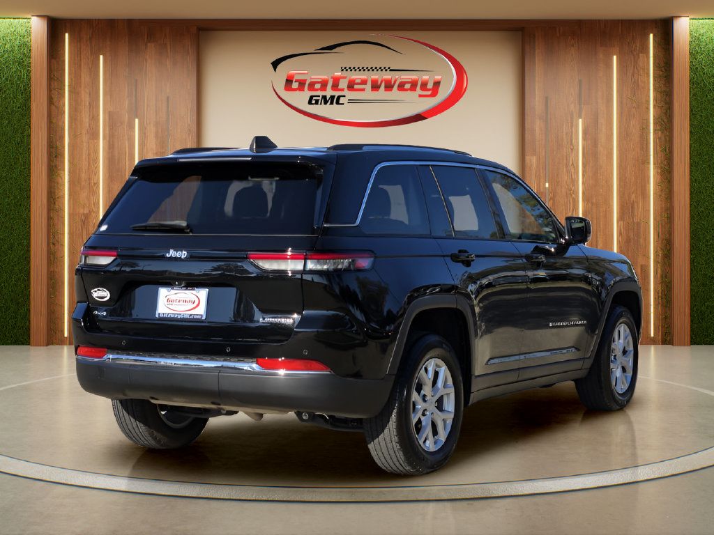Used 2023 Jeep Grand Cherokee Limited AWD/4WD image 5