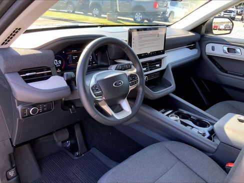 Certified 2025 Ford Explorer Active image 16