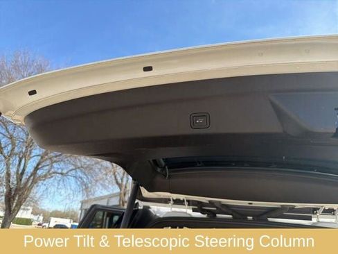 Used 2021 GMC Yukon SLT w/ SLT Luxury Plus Package image 27