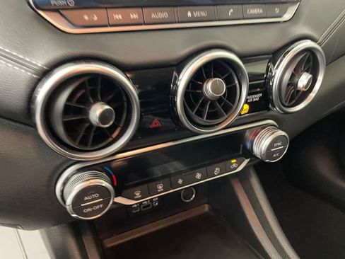 Used 2021 Nissan Sentra SV image 8