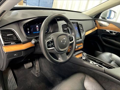 Used 2023 Volvo XC90 B6 Plus w/ Protection Package image 8