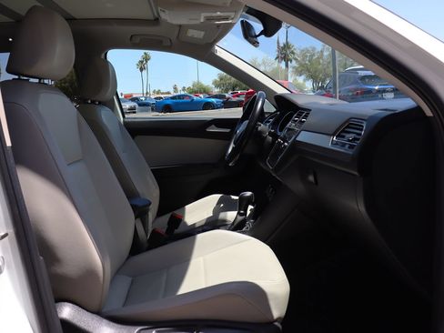 Used 2019 Volkswagen Tiguan SE w/ Panoramic Sunroof Package AWD/4WD image 34