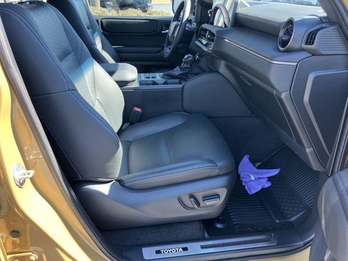 Certified 2024 Toyota Land Cruiser image 38