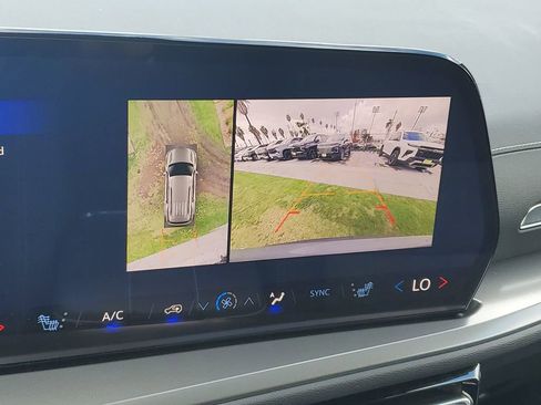 New 2026 Chevrolet Traverse LT w/ Driver Confidence Package image 25