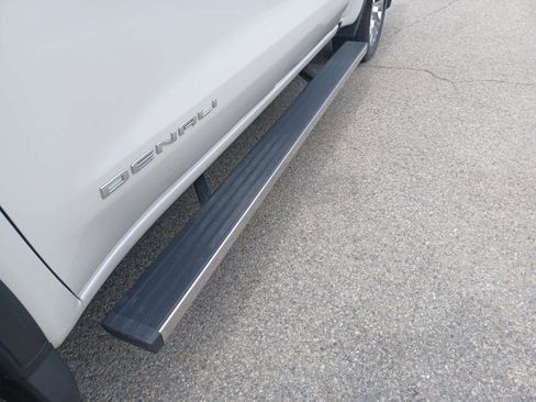Used 2021 GMC Sierra 1500 Denali w/ Denali Ultimate Package AWD/4WD image 21