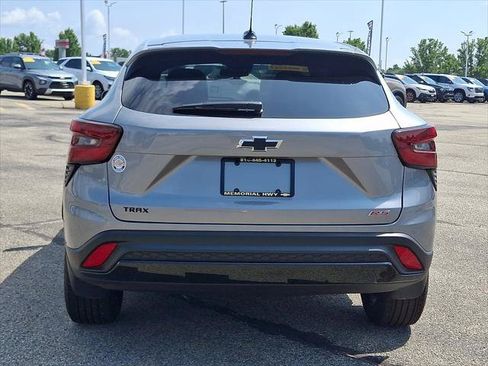 Used 2026 Chevrolet Trax RS w/ Sunroof Package FWD image 6