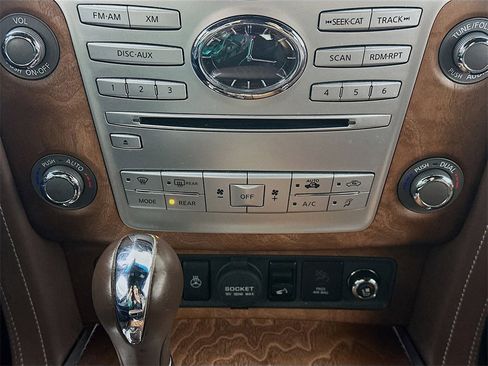 Used 2016 INFINITI QX80 Limited w/ All Season Package image 18