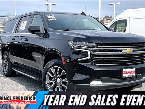 Used 2021 Chevrolet Suburban LT image 1