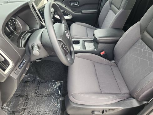Used 2025 Nissan Frontier SV RWD image 15