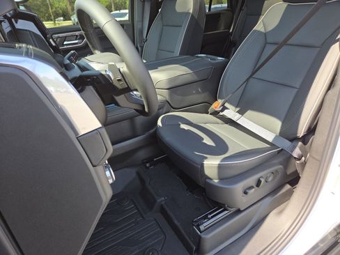 New 2026 GMC Yukon Elevation AWD/4WD image 32