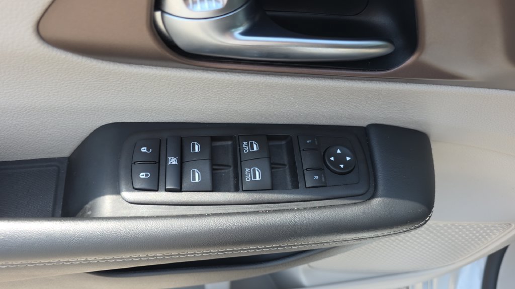 Used 2024 Chrysler Voyager LX FWD image 12