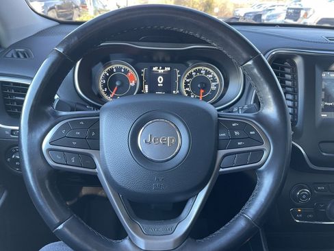 Used 2021 Jeep Cherokee Latitude Lux w/ Mopar Interior Package image 14