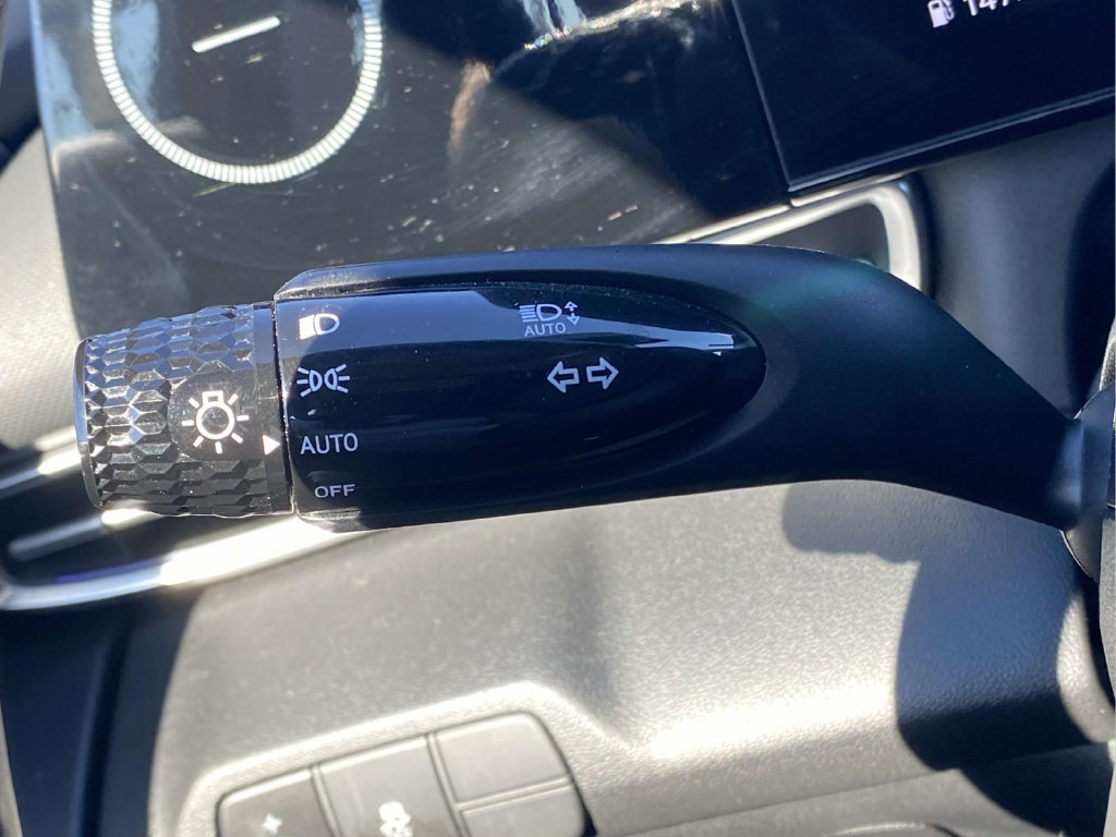 Used 2025 Hyundai Elantra SEL FWD image 22