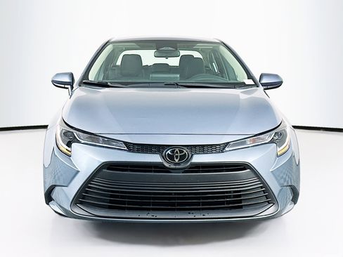 Used 2024 Toyota Corolla LE image 2